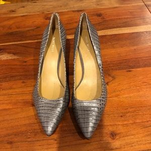 Nine West light brown snake skin-look size 10